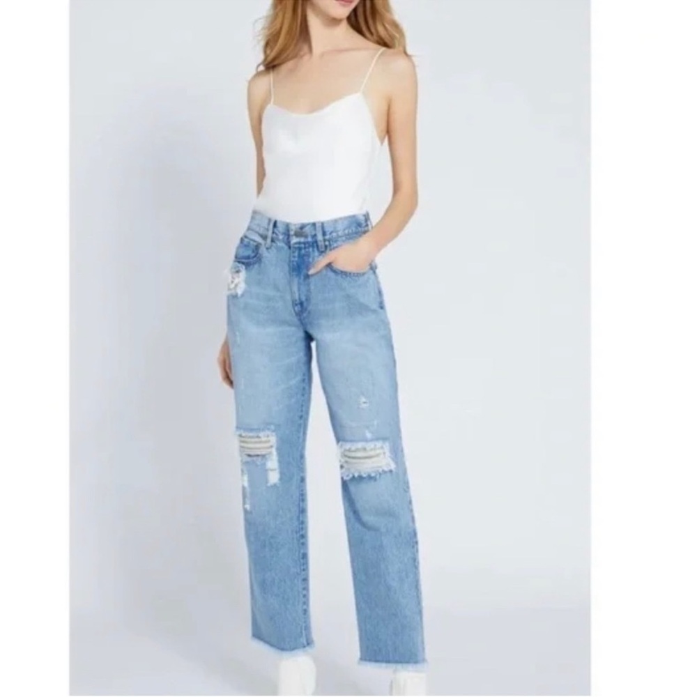 Alice + Olivia Amazing High Rise Boyfriend buttonfly Distressed Jeans